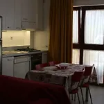 Casa Sandra 公寓 切法卢